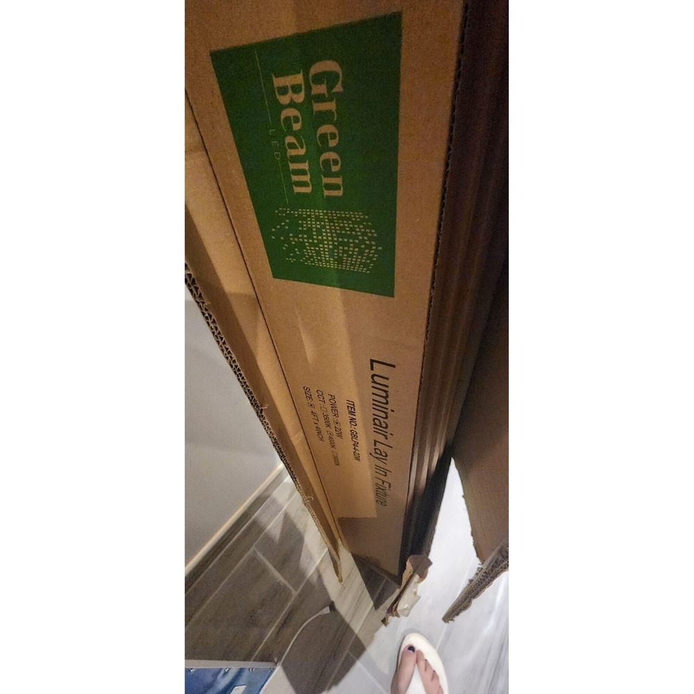 Green BEAM LAY IN FIXTURE FLAT LED PANEL EDGELIT 4"X48X1" SLEEK AND MODERN 4000K - Picture 7 of 7